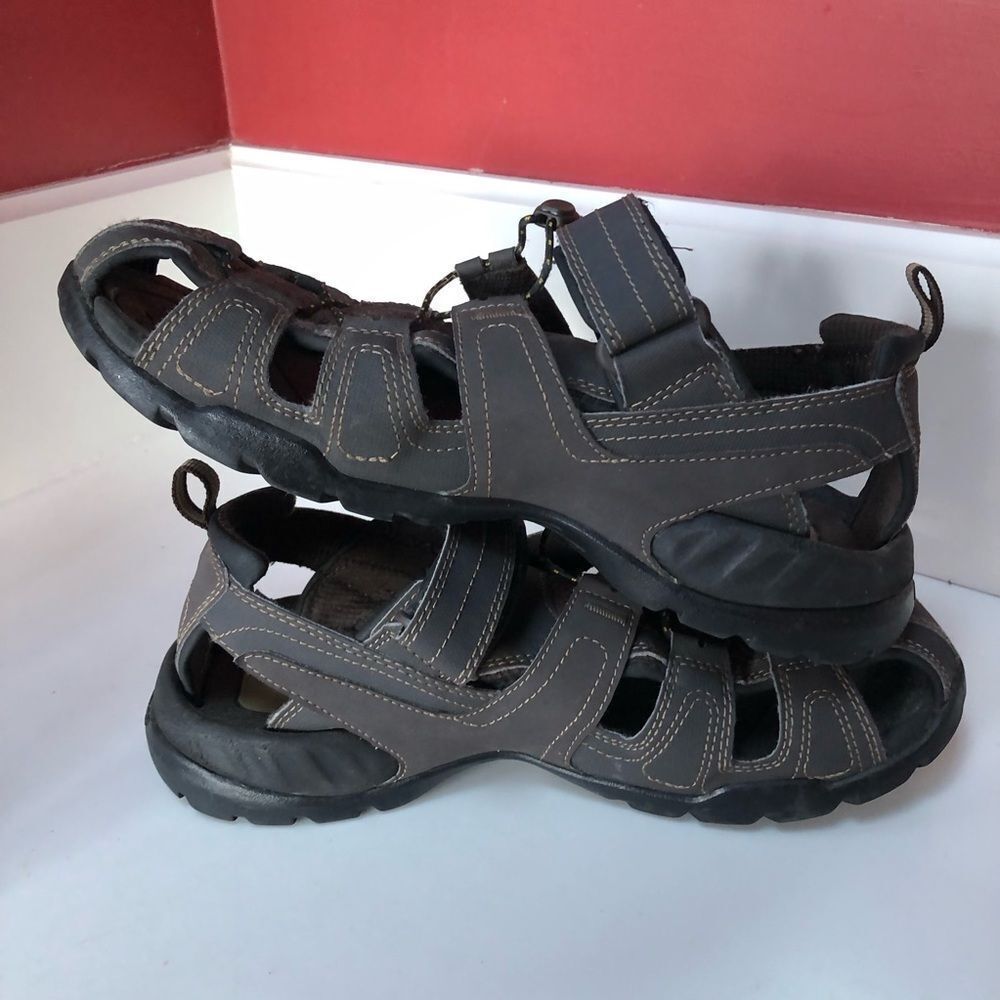 Teva NWOT Men's close toe sandal (9) - Picture 5 of 13